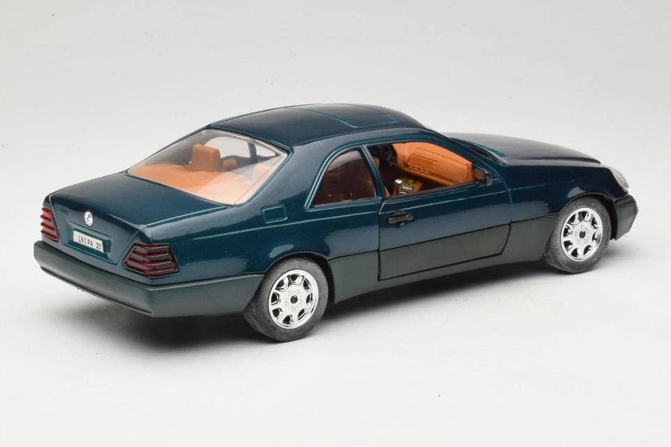 4418 Mercedes 600 SEC C140 Green Majorette 1:18 - Image 3 of 4