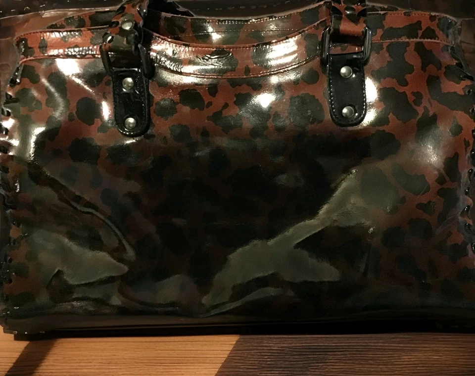 CARLA MANCINI - BOLSO DE MANO DE CUERO CON ESTAMPADO ANIMAL BRILLANTE Foto 4 de 4