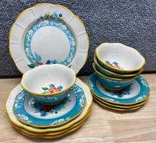 The Pioneer Woman Spring Bouquet Scalloped 12 Piece Dinnerware Set Yellow RARE