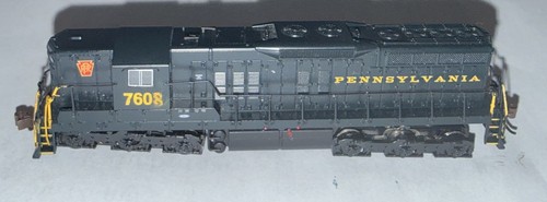 Locomotora Bachmann EMD SD9 Pennsylvania RR escala N #7608 sonido DCC; leer* | Condition: Used