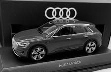 - 🇺🇦 1:43 Audi E-tron 1/43 Black SUV Etron Spark Q8 Q7 55 2018 2019 Repaint