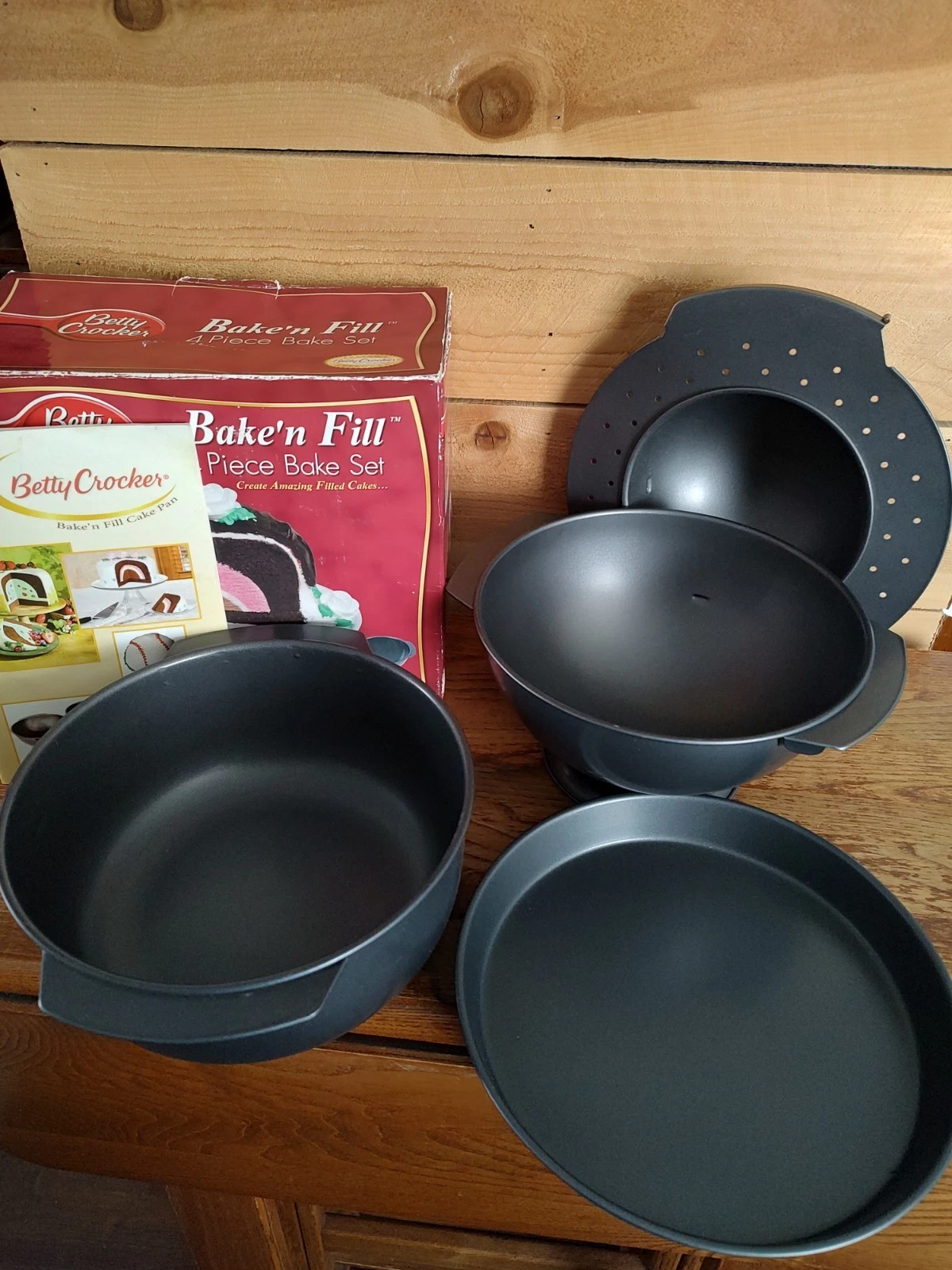 Betty Crocker Bake n Fill Baking Pan Set 4 Pc Cake Pans Recipe Book Complete Vtg
