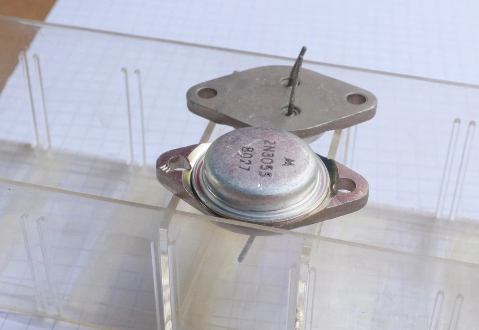 2x Motorola 2N3055 Transistor TO3. Prix pour un lot de 2 pièces. - Imagen 2 de 3