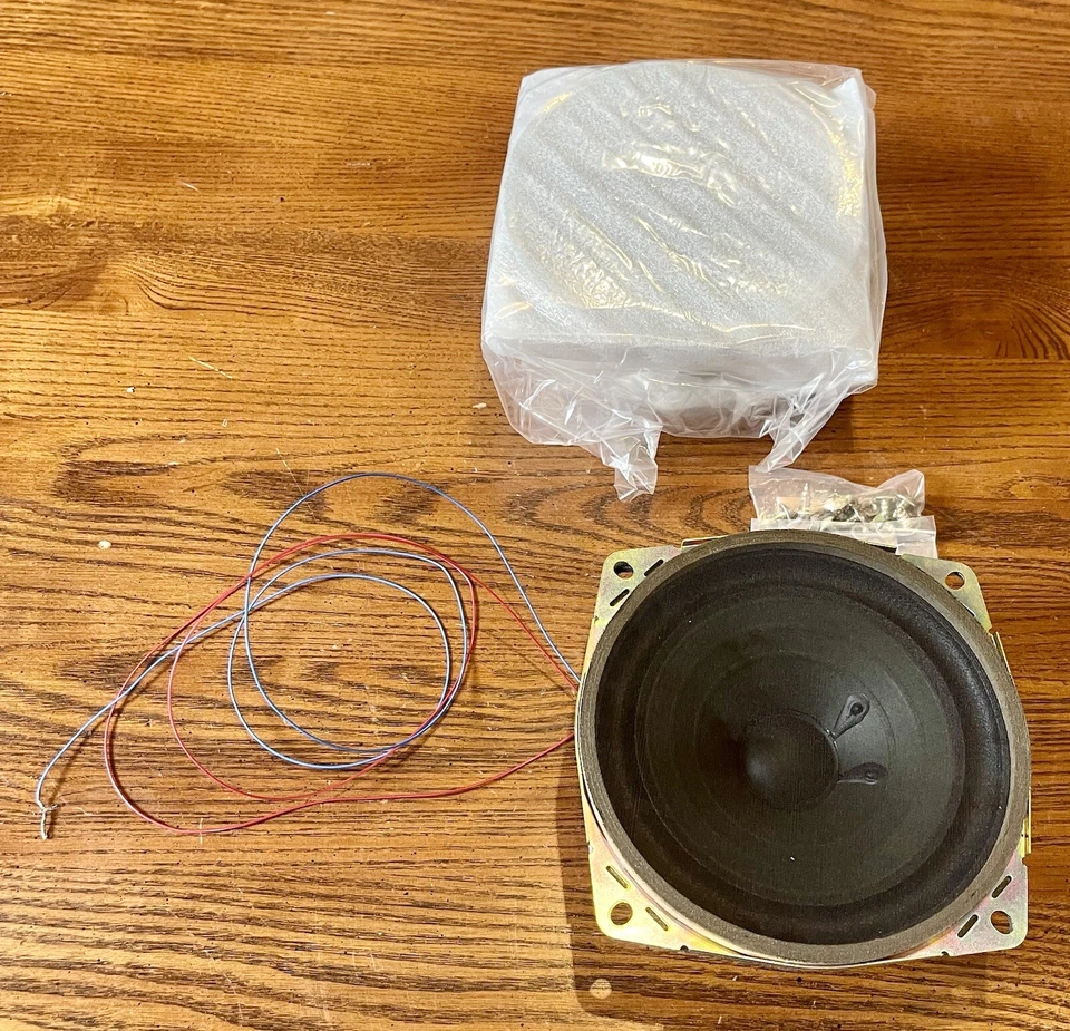 Altavoces de fábrica OEM 1987-1996 Mitsubishi Mighty Max Mirage Dodge Colt 94 nuevos de fábrica Foto 3 de 4