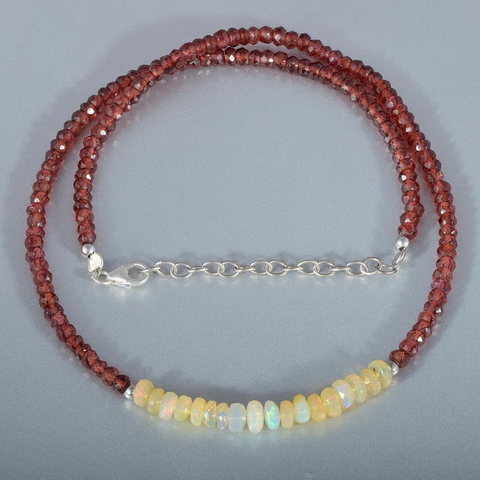 Collana Fatta A Mano In Perline Di Opale Naturale E Granato 4-5mm Catena 18" - Immagine 2 di 4