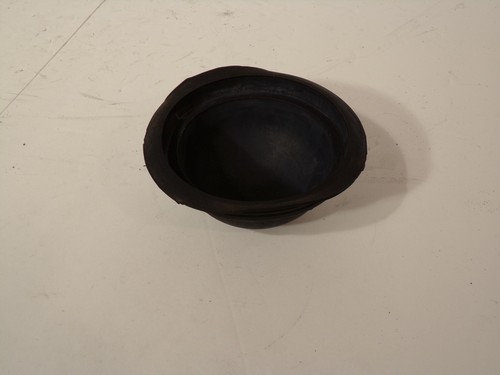 1998-2004 CADILLAC SEVILLE EITHER SIDE HEADLIGHT BULB DUST COVER #68 - Picture 3 of 3