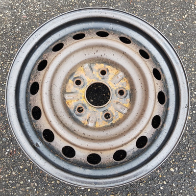 Stahlfelge für Toyota Auris Typ:E15J / E15UT  6Jx15H2 5x114,3 ET39 ML54 # 29243