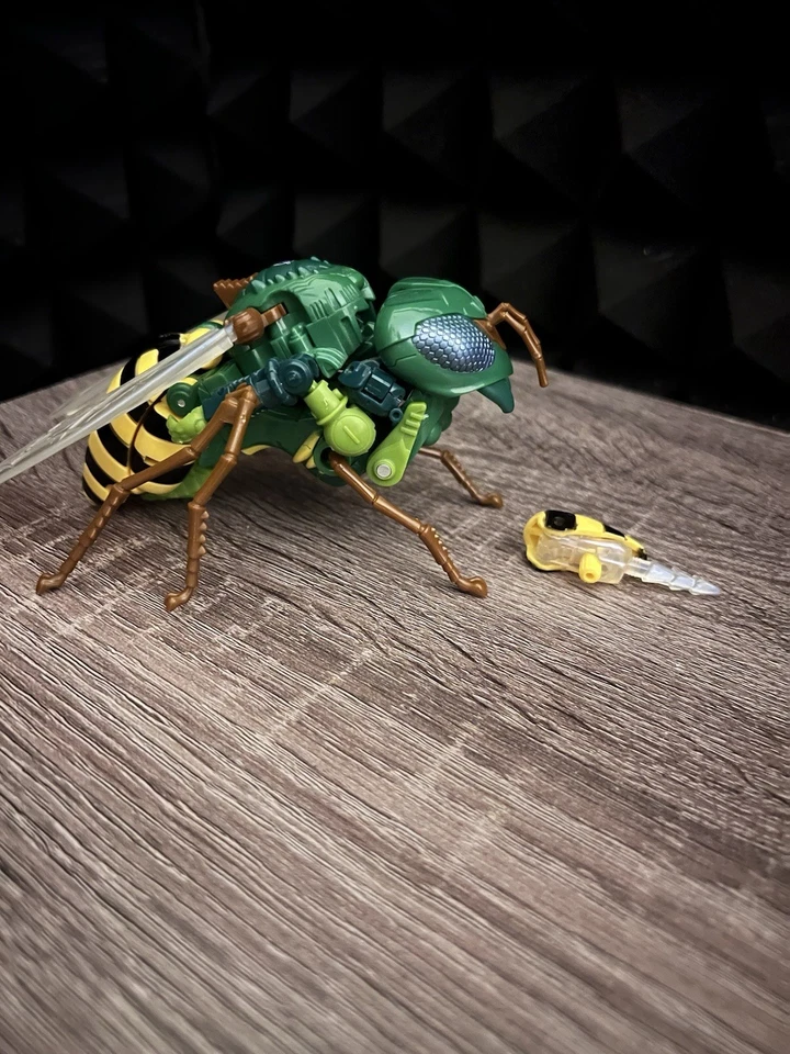 Transformers Generations Thrilling 30 Waspinator complete Hasbro IDW Beast Wars - Image 2 of 2