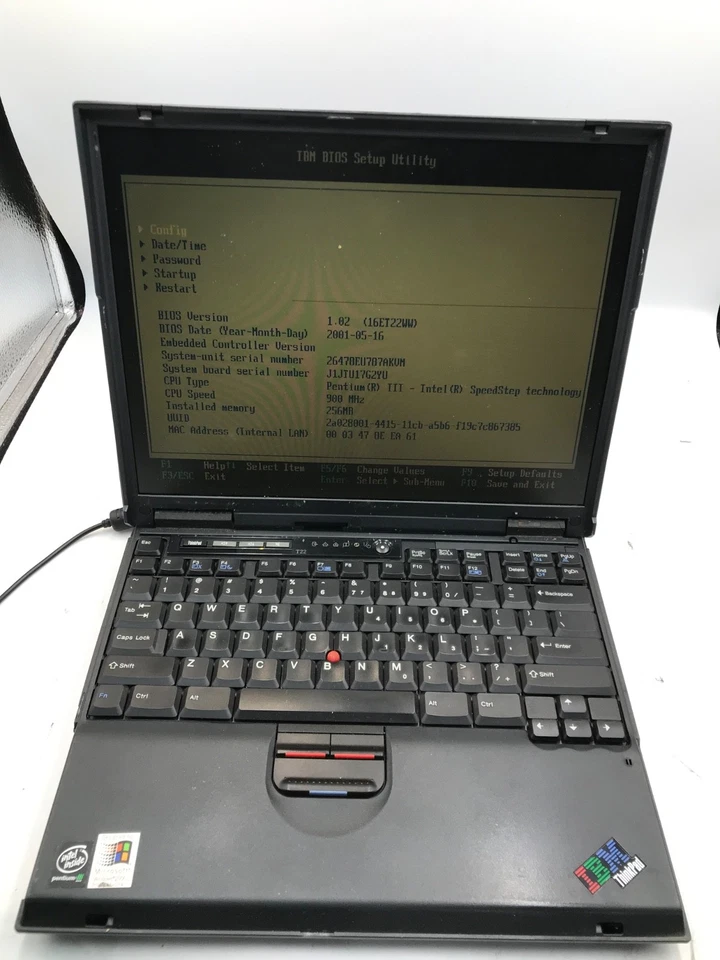 IBM ThinkPad T22 Intel Pentium III 14" Laptop  -BAD DISPLAY *Read*- MZ - Image 2 of 4