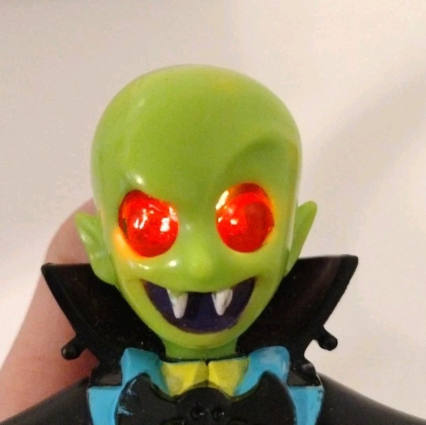 1991 Bandai Little Dracula Vampire 3.5