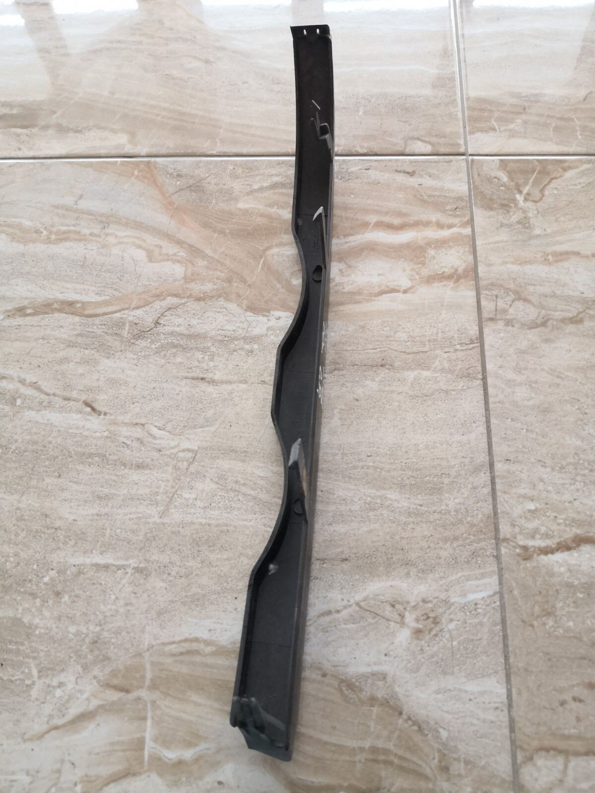 BMW E46 3-series Headlight Lower Trim Right Passenger 51138208482  