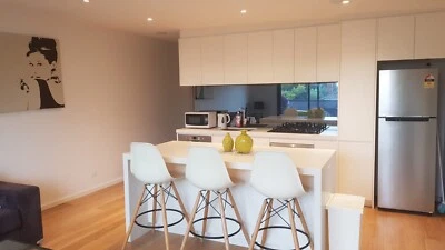 2 Bedroom Modern Apartment Stkilda Property For Rent - 