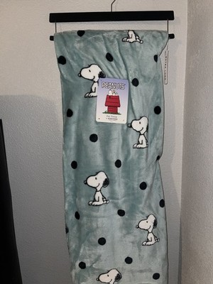 Peanuts Snoopy Berkshire Plush Throw Blanket 60x70 Blue w/polkadots NWT