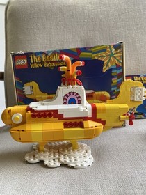 LEGO 21306 - The Beatles Yellow Submarine &ndash; built, 99.9% Complete - USA - W/Box