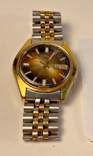 Vintage Seiko 17 Jewels 7009-8049 Day Date Wrist  Auto Watch Non Working Japan