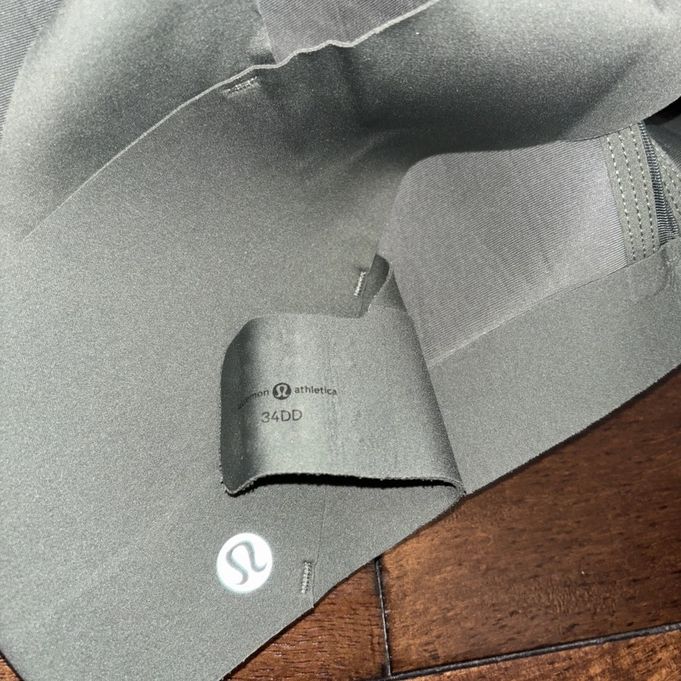 Women’s Lululemon Athletica Moss Green Enlite Weave Sports Bra Size 34DD EUC - Image 3 of 3