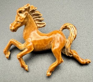 Vintage Horse Brooch Pin – Brown Enamel Prancing Stallion Western Retro