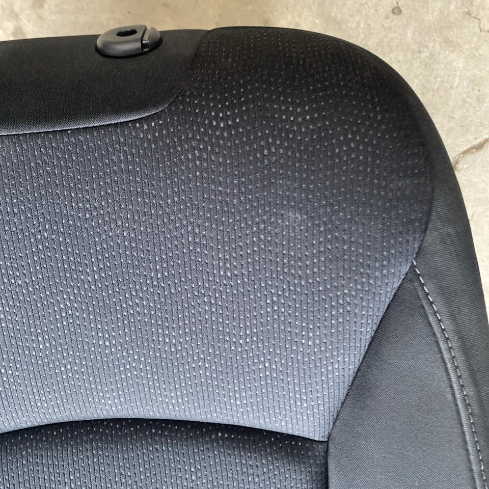 Subaru Legacy 2015 2016 2017 sedán asiento del pasajero delantero derecho cojín inferior Foto 3 de 4