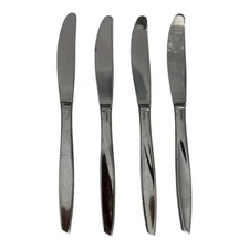 Vintage Lot (4) Crestmark Dinner Knives Stainless Silverware Flatware