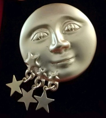 VINTAGE FULL ''MOONFACE'' EYES~NOSE~LIPS w 3 DANGLY STARS BROOCH PIN WHIMSICAL 