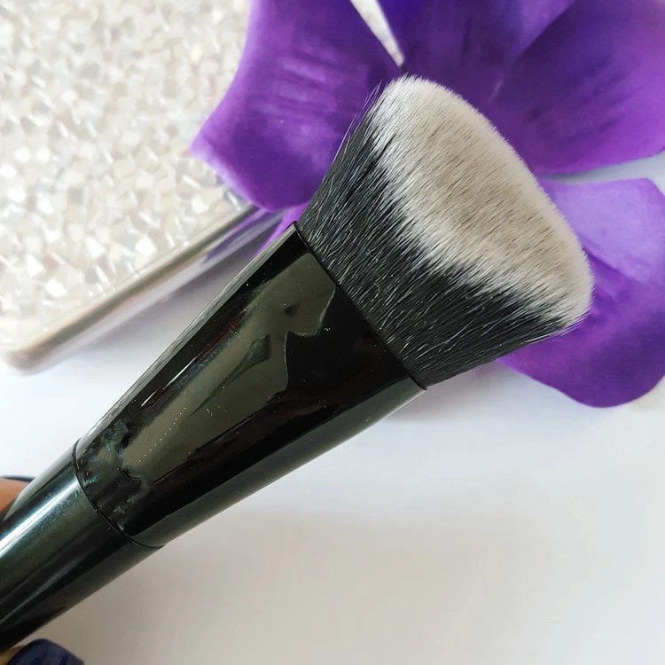 Cepillo base 10# Kat Von D Lock-It Edge #10 ganador de Allure Beauty *NUEVO* ¡$34! Foto 2 de 4