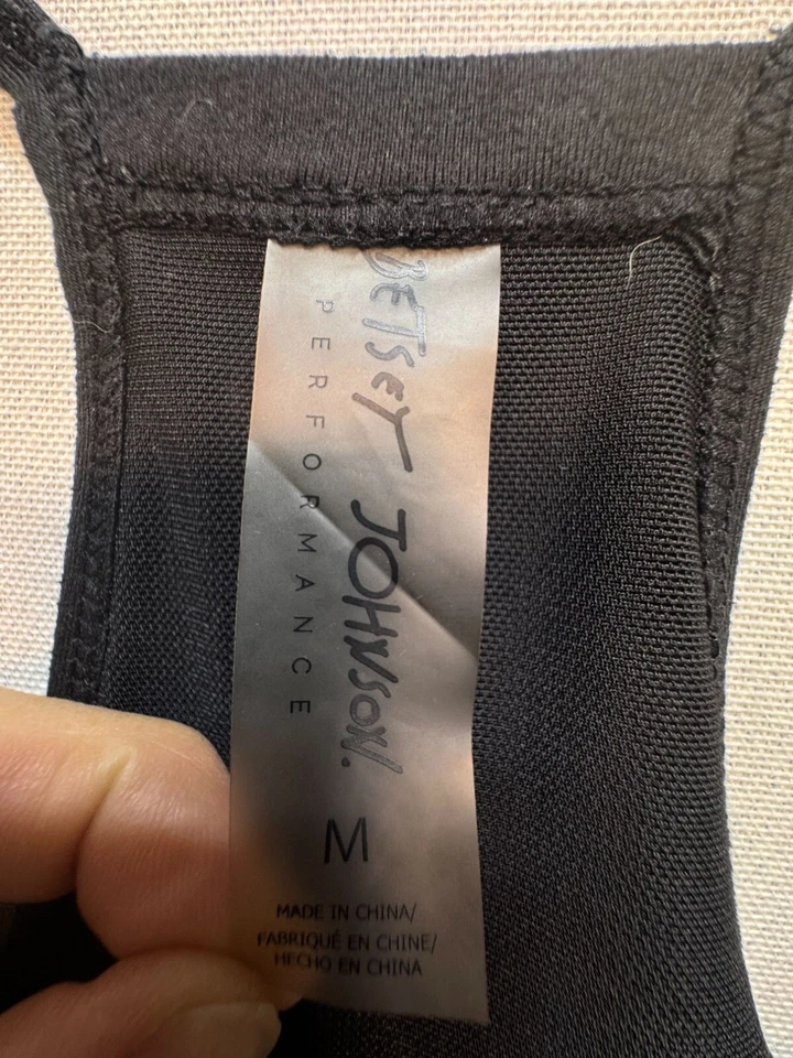 Top corto Betsey Johnson para mujer talla M negro bordado con flores Foto 3 de 4