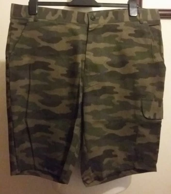 STOCK & CO AUSTRALIA Cargo Camouflaged Shorts Size uk 36"W - Image 1 of 4