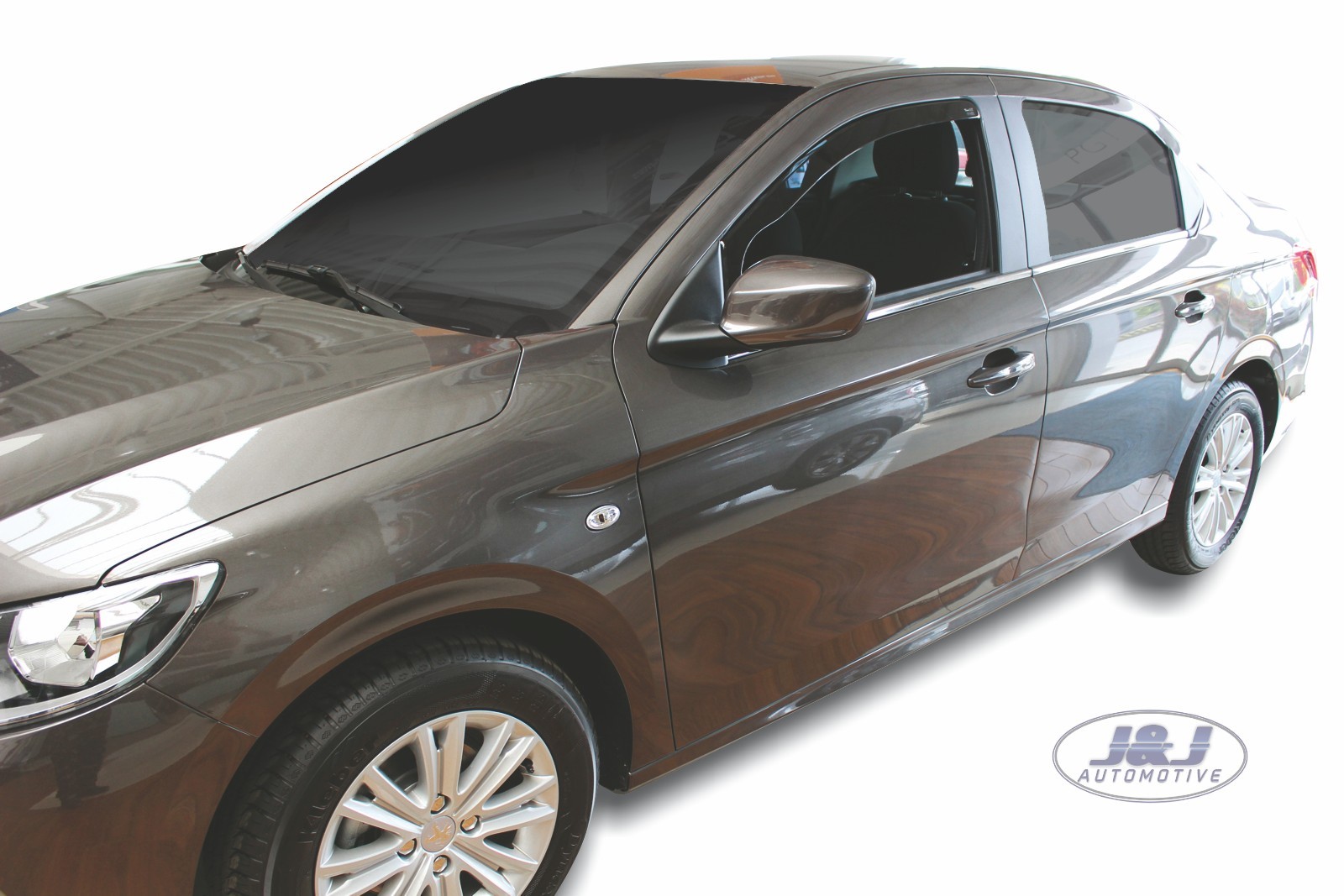 Déflecteurs de vent auto Peugeot 301 pour stopper les courants d'air et protéger de la pluie