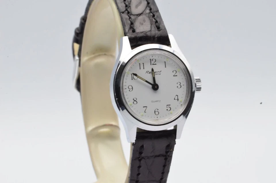 Regent Women's Watch 0 15/16in Quartz Vintage RAR with Leather Band Wrist 6 7/ - Image 2 of 4