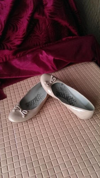 Women Clarks Heels Beige Patent Leather 38 #O5MO