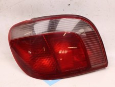 Linker Rücklicht Gebraucht TOYOTA YARIS I Phase 1 - 85 VVTI -