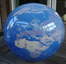 Lundberg Studios Art Glass MAGNUM Wintery World Earth Globe Paperweight 1991