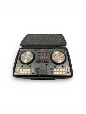 Native Instruments Traktor Control S2 MK2 DJ Controller