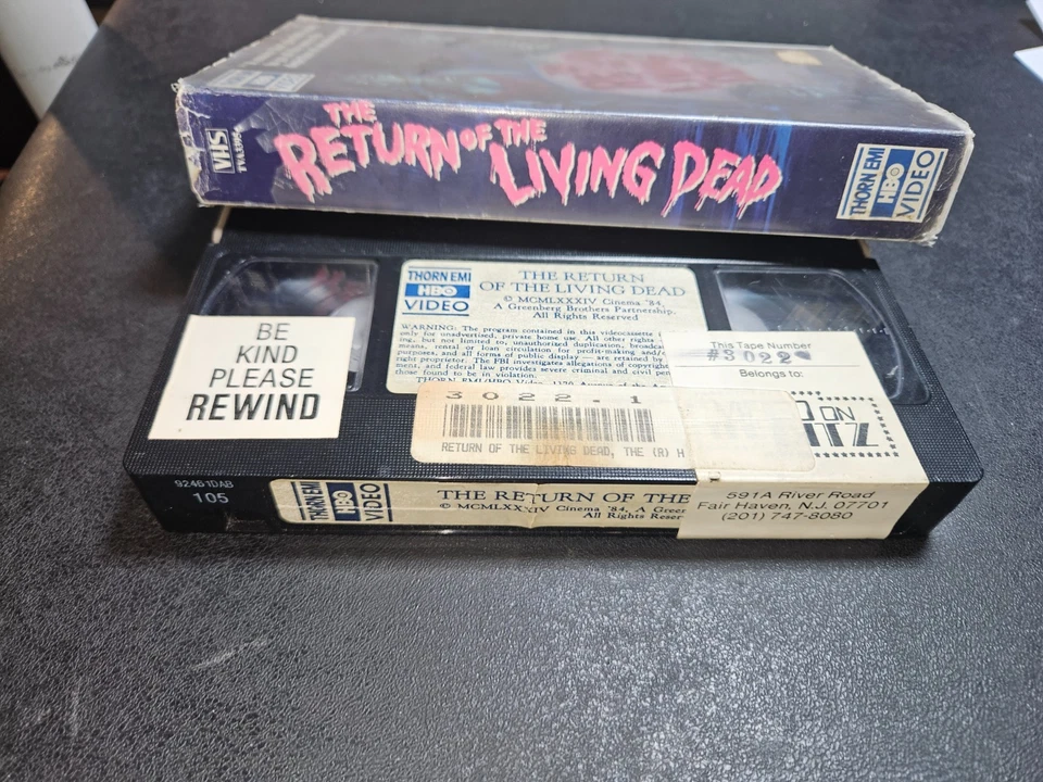The Return Of The Living Dead (VHS, 1984) Horror HTF Rare Thorn EMI Clamshell - Image 3 of 4