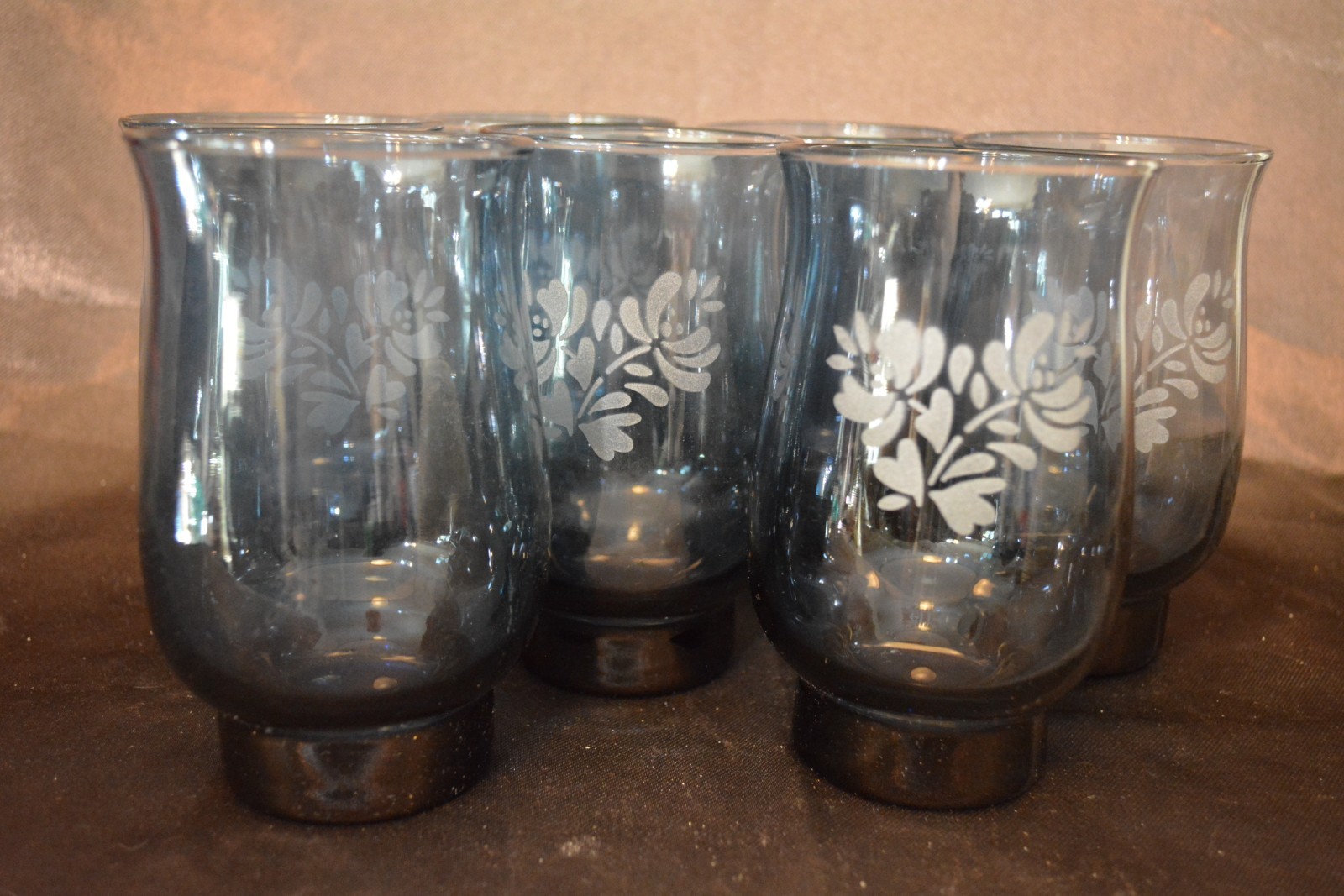Set of 7 Pfaltzgraff Etched Yorktowne 14 fl oz Glass Tumblers USA 5 1/4” Tall
