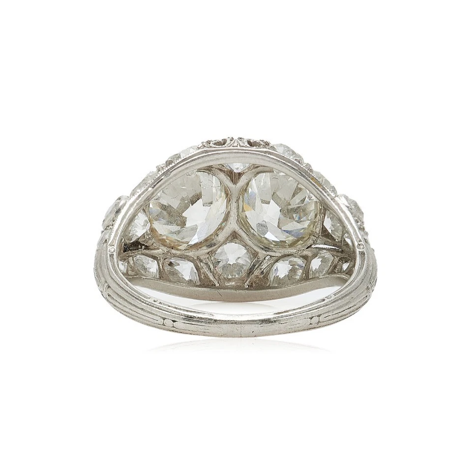 Impresionante anillo de compromiso clásico con diseño de cúpula con circonita cúbica blanca de 4,70 quilates y plata 935 Foto 4 de 4