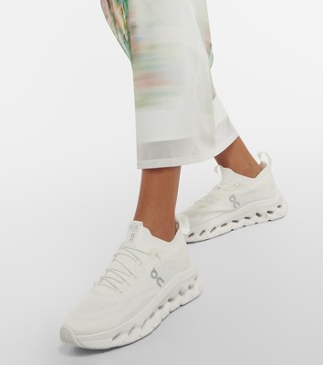 LOEWE X ON CLOUD Cloudtilt All White Light LaceUp Running Tennis  