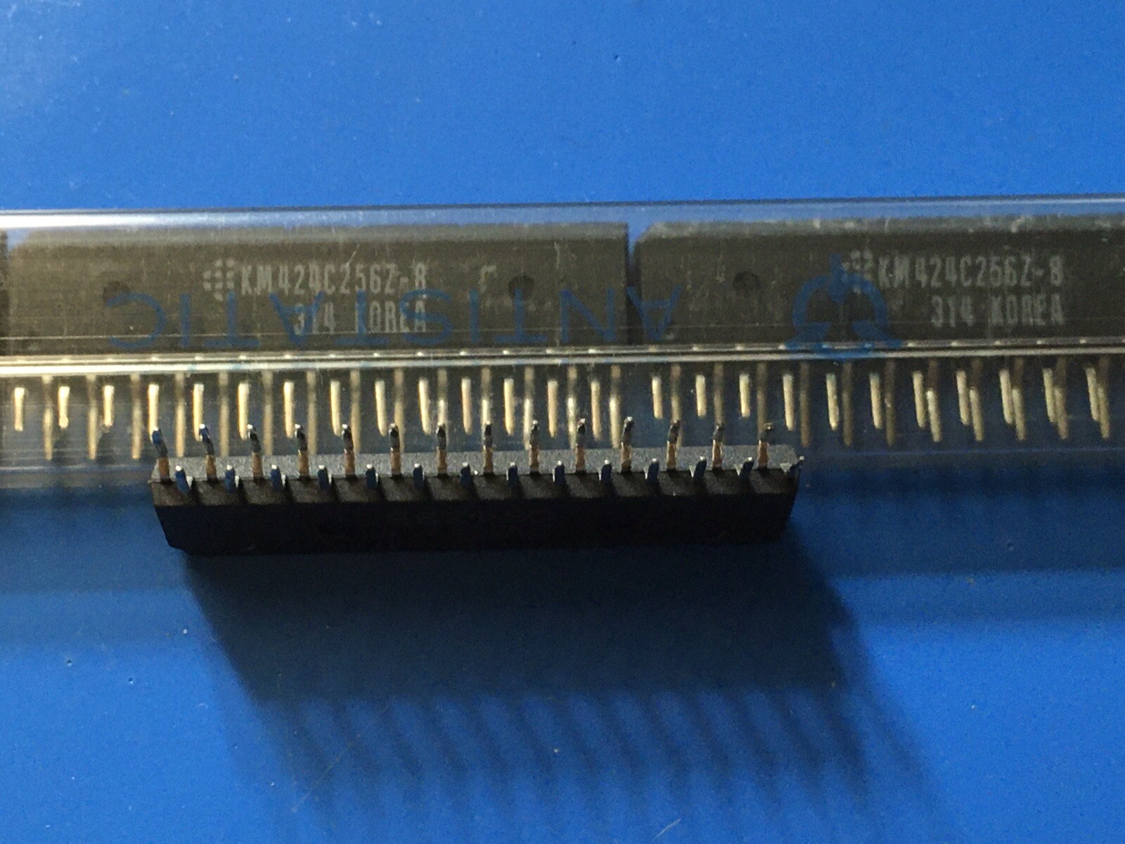 Dram Zip Module KM424C256Z-8 IC VIDEO DRAM CMOS 80ns 256Kx4 ZIP 28-PIN SAMSUNG (LOT OF ...