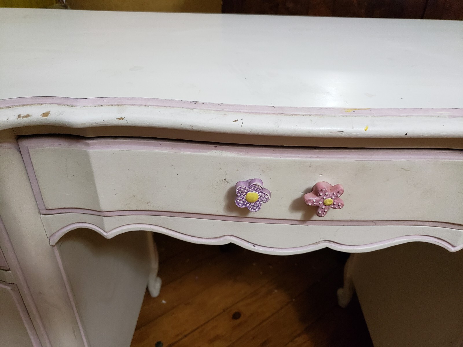 Vintage Dixie French Provincial White Girls Bedroom Furniture (4 Pieces