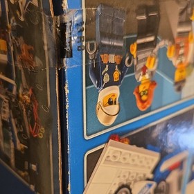 LEGO City RETIRED SET Police Mobile Command Center 60139 374pcs Factory Sealed