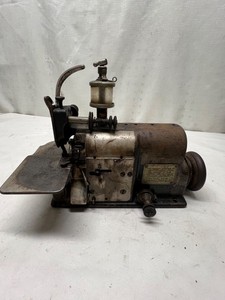 ~OLD~ ORIGINAL SMALLER "MERROW STLYE 60" INDUSTRIAL SEWING MACHINE (NO RES)