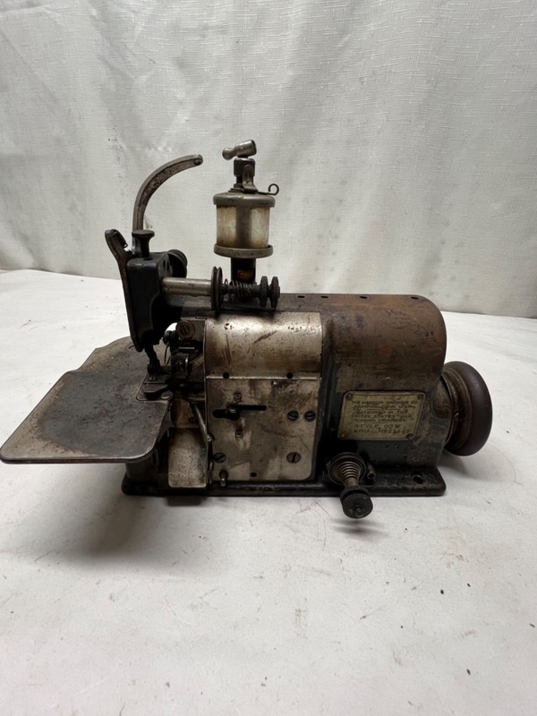 ~OLD~ ORIGINAL SMALLER "MERROW STLYE 60" INDUSTRIAL SEWING MACHINE (NO RES)