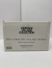 DEPT 56 HERITAGE COLLECTION NEW ENGLAND VILLAGE SERIES APPLE VALLEY SCHOOL 1998