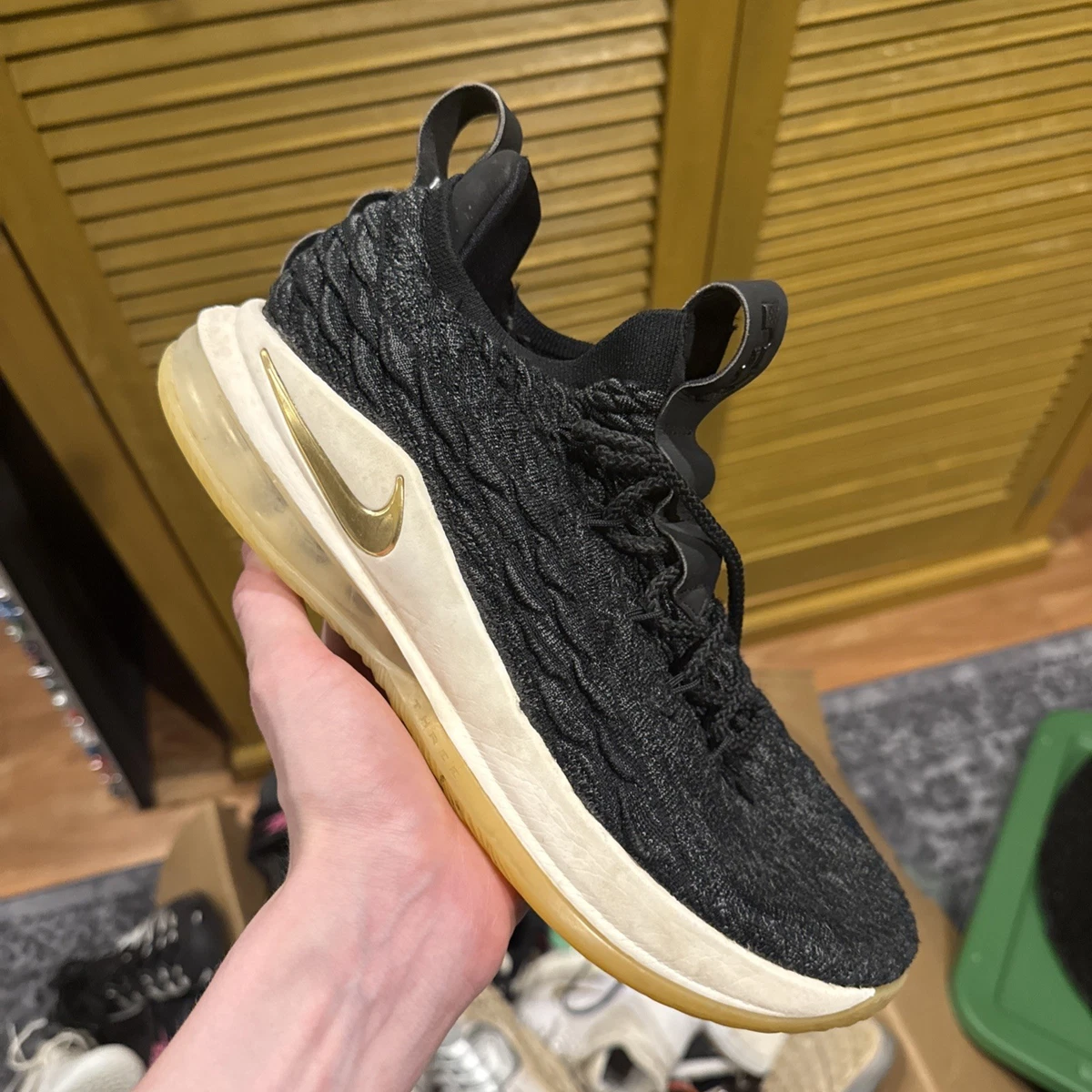 Nike LeBron 15 EP Metallic Gold for Sale | Authenticity  display picture 2