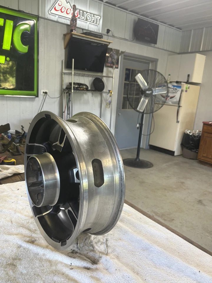 Rueda trasera 16x5 Harley Touring Enforcer Electra Road Glide 14-19 5 radios Foto 3 de 4