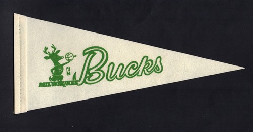 Mini banderín de baloncesto de la NBA Milwaukee Bucks de principios de 1970 de colección 4 x 91/2