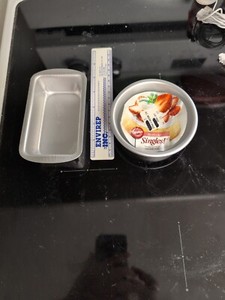Wilton Singles! 4 1/2" in diameter, Mini Personal Shortcake mold & Mini Loaf Pan