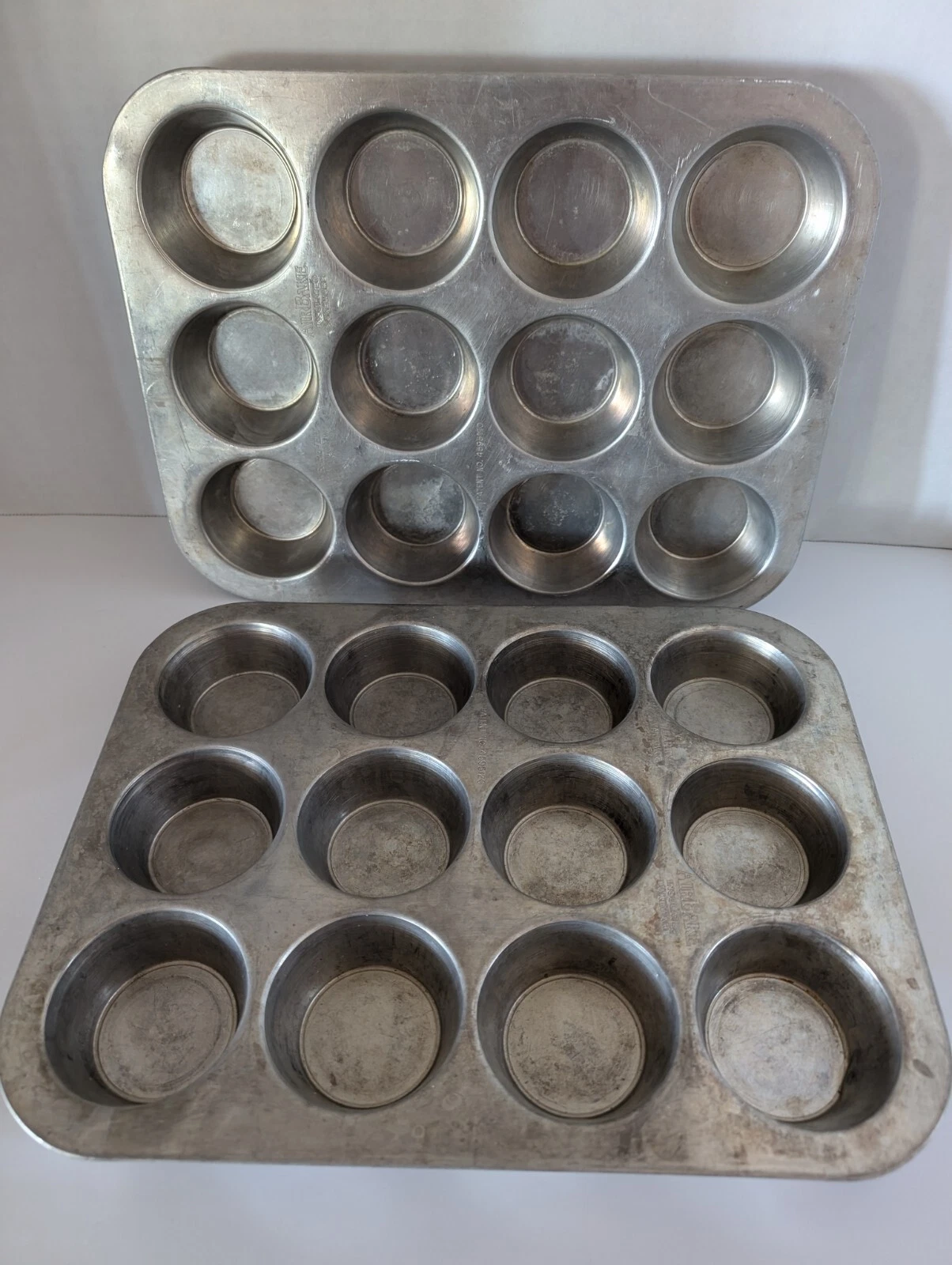 Vintage Wear-Ever Aluminum 12 Muffin Tin Set 2786