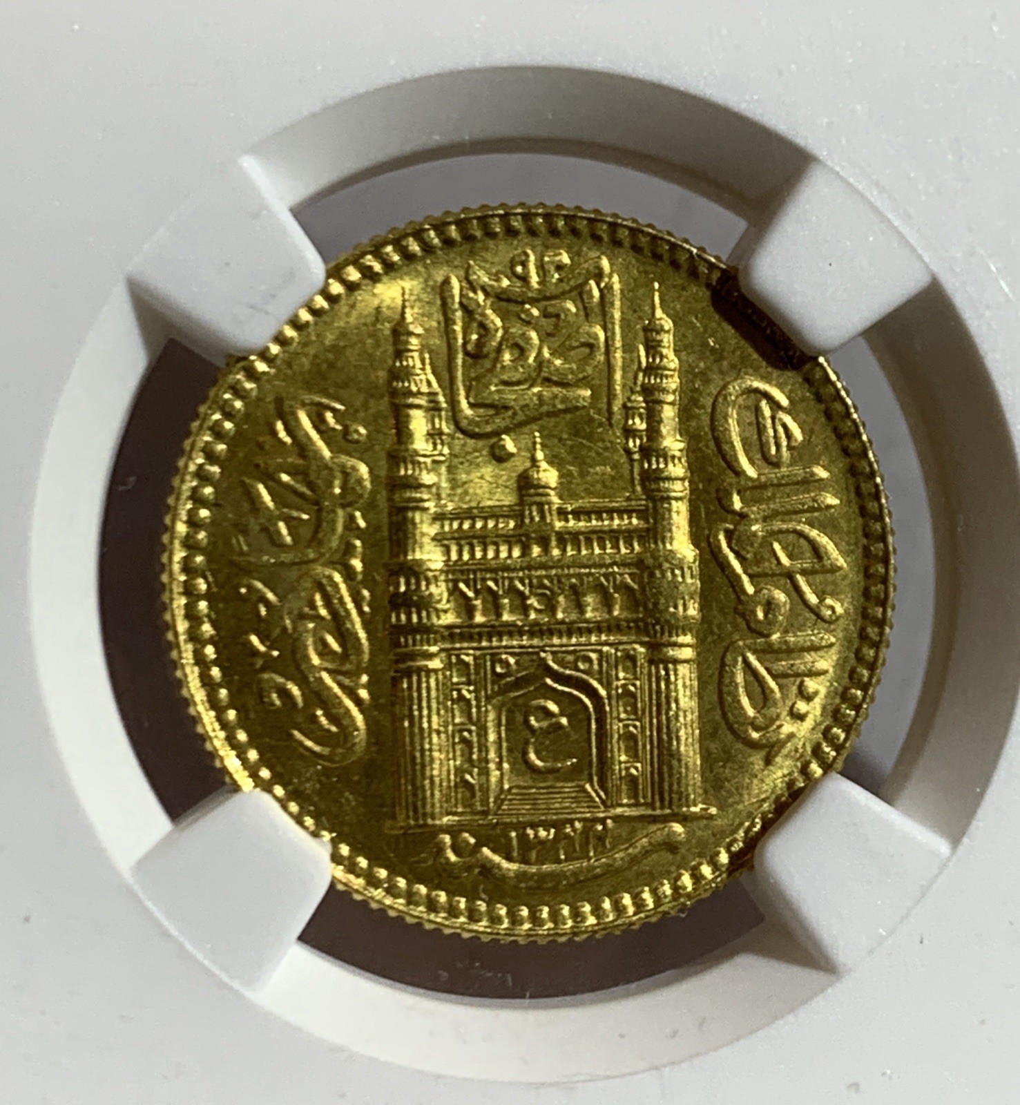 Foto 1 di 3