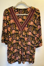 Soft Surroundings Tunic Top Womens M Navy Floral Boho Embroidered S/S V Neck